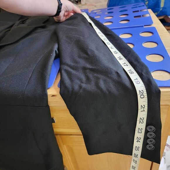 Roundtree & Yorke Dillard's Double Button Suit Jacket Black - Picture 6 of 14